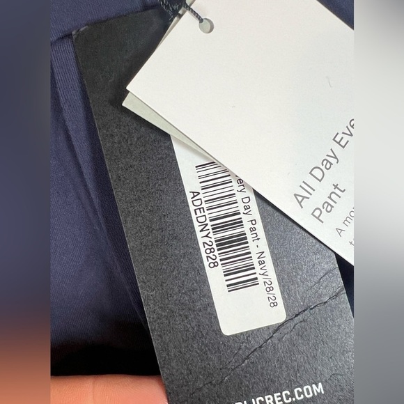 NWT Public Rec 28/28 All Day Everyday Pant Navy Performance Non-Wrinkle - Picture 8 of 14